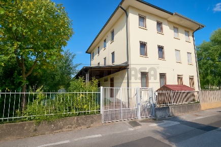 Foto Appartamento in Strada di Bertesinella 133, Vicenza di 219 m²