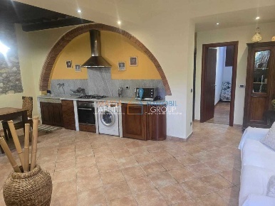 Foto Appartamento in Via Colombera 5, Massa Avenza di 90 m² con 4 locali