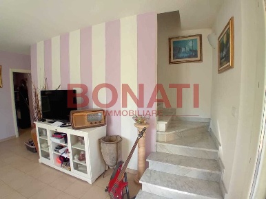 Foto Villa a schiera a Vezzano Ligure di 157 m² con 5 locali in vendita