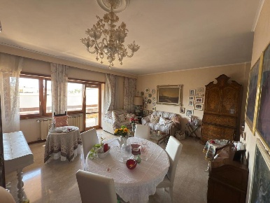 Foto Appartamento in Via Nicolo Giorgi, Roma di 140 m² in vendita
