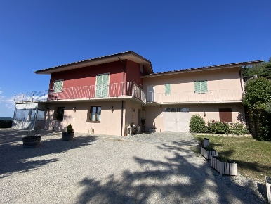 Foto Villa unifamiliare in Località Cerreta 1, Roddino di 260 m² in vendita