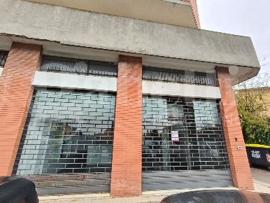 Foto Negozio in Via Rimembranze 111, Amelia Centro di 70 m² con 1 locali