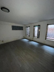 Foto Magazzino in Via Sampolo 378, Palermo Libertà - Villabianca di 30 m²