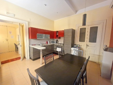 Foto Appartamento in Via Duomo 89, Napoli Tribunali di 130 m² con 4 locali