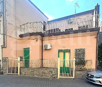 Foto Casa indipendente in Del Fondaco, Linguaglossa di 110 m² con 4 locali