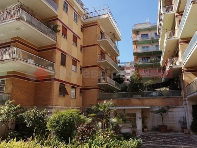 Foto Appartamento in BALDUINA, Roma Balduina di 85 m² con 3 locali