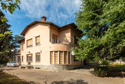 Foto Appartamento a Collegno di 225 m² con 7 locali in vendita