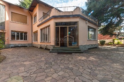 Foto Appartamento a Collegno di 225 m² con 7 locali in vendita