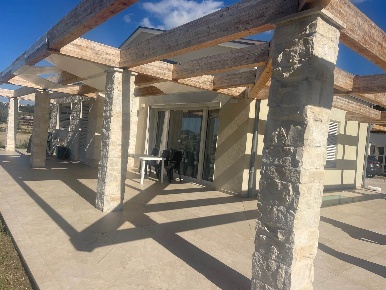 Foto Villa unifamiliare a Camerano Centro di 204 m² con 6 locali in affitto