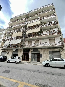 Foto Appartamento a Canosa di Puglia Centro di 85 m² con 4 locali