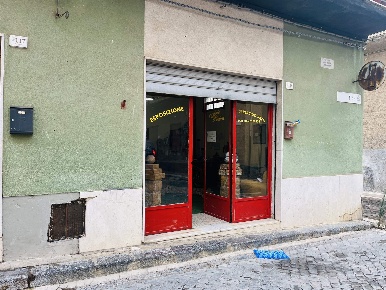 Foto Magazzino in Via Libertà 121, Lascari di 50 m² con 1 locali in vendita