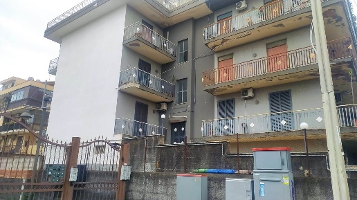 Foto Appartamento in VIA SCALE SANT'ANTONIO, Aci Catena Centro di 85 m²