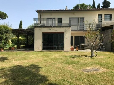 Foto Appartamento in VIA DI BELLOSGUARDO 2, Firenze di 200 m² con 6 locali