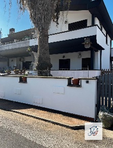 Foto Villa bifamiliare a Anzio Spadellata - Cinque Miglia di 109 m²