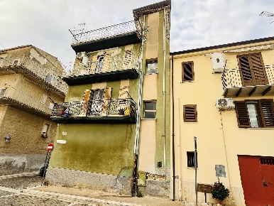 Foto Appartamento in Via Libertà 121, Lascari di 56 m² con 3 locali