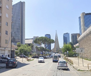 Foto Attività commerciale a Napoli Centro Direzionale di 350 m² in vendita