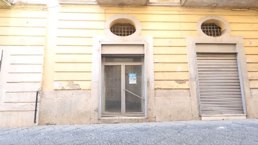 Foto Attività commerciale a Santa Maria Capua Vetere di 35 m² con 2 locali
