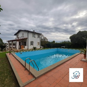 Foto Villa unifamiliare in VIA TURBOLO  2, Aprilia Cogna di 142 m²