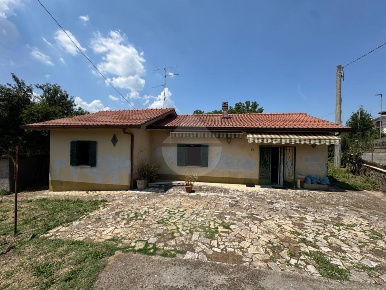 Foto Villa unifamiliare in Via di Casa Colonnella, Artena di 124 m²