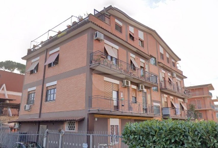 Foto Appartamento in Via Placanica, Roma di 115 m² con 4 locali in vendita