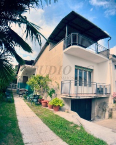 Foto Casa indipendente in via Pacinotti Luigi, Cesano Maderno di 156 m²