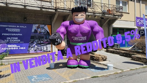 Foto Locale commerciale in Via Cremona, Brescia di 1050 m² in vendita