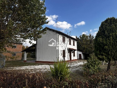 Foto Casa indipendente in Via Pana, Faenza di 283 m² con 4 locali