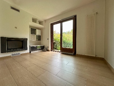 Foto Casa indipendente in via sant anna, Cambiasca di 150 m² con 5 locali