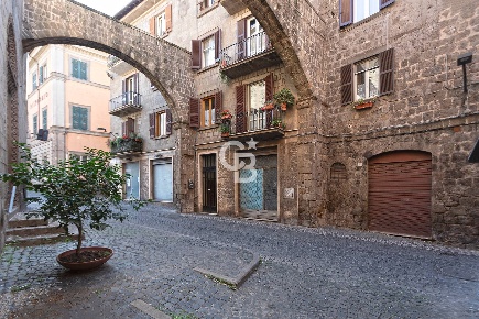 Foto Appartamento in Via Giuseppe Mazzini, Viterbo di 100 m² con 3 locali