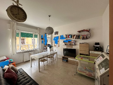 Foto Appartamento a Ascoli Piceno di 93 m² con 6 locali in vendita