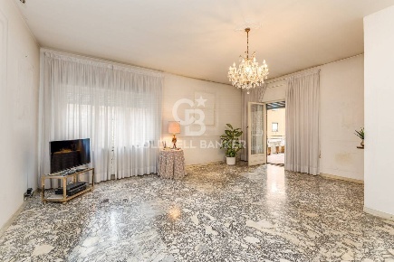Foto Appartamento in Via Francesco Coletti, Roma di 134 m² con 4 locali