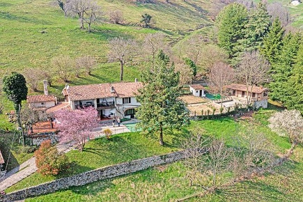 Foto Rustico in cascina costa grande, Vigolo di 550 m² con 16 locali
