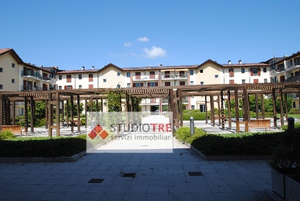 Foto Appartamento in Via Aldo Rossi, Pavia di 85 m² con 3 locali in vendita