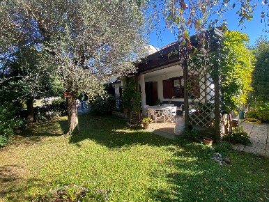 Foto Villa bifamiliare a Gradisca d'Isonzo di 226 m² con 5 locali