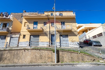 Foto Casa indipendente in Via Acquanuova, Caltagirone Centro di 200 m²
