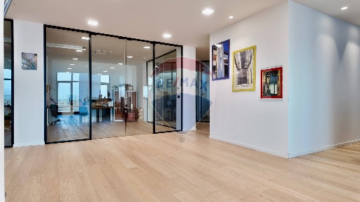 Foto Locale commerciale in Via Velino, Ancona Torrette di 550 m² in vendita