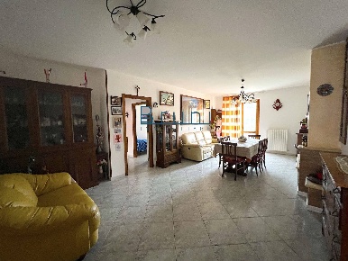 Foto Appartamento a Grottammare Centro di 130 m² con 7 locali in vendita