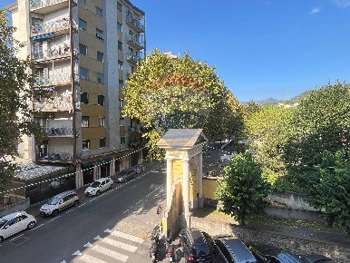 Foto Appartamento in via francesco crispi, Savona di 75 m² con 3 locali