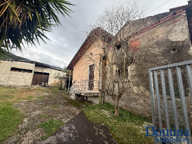 Foto Casa indipendente a Massa Turano di 250 m² con 6 locali in vendita