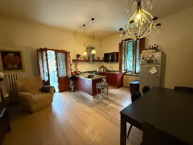 Foto Villa bifamiliare a Fucecchio Centro di 230 m² con 5 locali in vendita