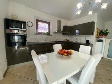 Foto Appartamento a Montelupo Fiorentino Centro di 90 m² con 4 locali