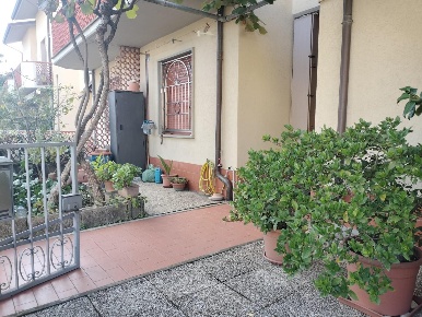Foto Appartamento a Massa Marina di Massa Centro di 65 m² con 4 locali