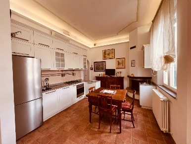 Foto Appartamento a Cecina Cecina Centro di 105 m² con 5 locali in vendita