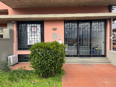 Foto Ufficio a Empoli Pretura - Sanzio di 120 m² con 5 locali in vendita