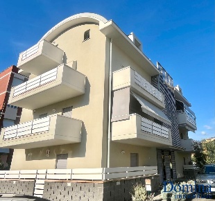 Foto Appartamento a Carrara Avenza di 83 m² con 3 locali in vendita