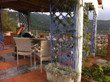 Foto Villa unifamiliare a Massarosa Stiava di 320 m² con 7 locali