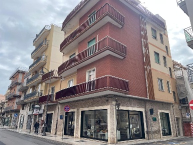 Foto Appartamento a Massafra Centro di 148 m² con 4 locali in vendita