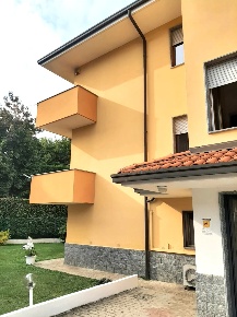 Foto Appartamento in via Newton, Novara San Paolo di 100 m² con 3 locali