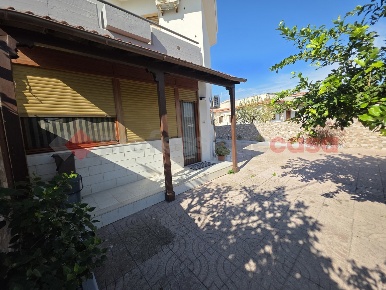 Foto Villa unifamiliare in Via Vittorio Locchi 5/B, Taranto di 140 m²
