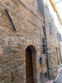 Foto Appartamento in Via Beato Pietro 5, Bettona Centro di 94 m² in vendita